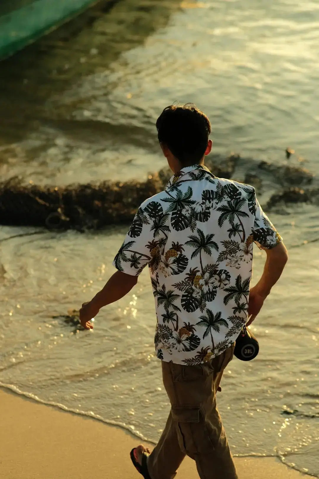 Create a Tropical Aesthetic with Hawaiian Shirts - Dan Flashes