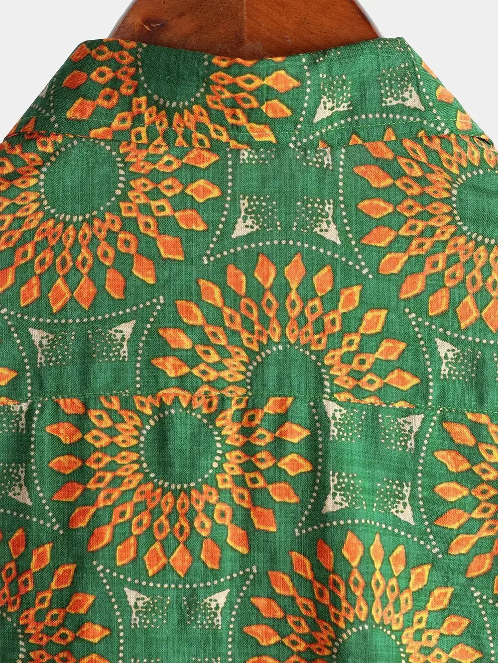 Sunburst Pattern Button-Up Shirt, collar detail